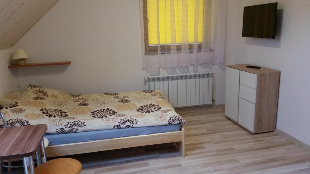 Pensjonat Na Zielonym Wzgorzu Zawóz Exteriér fotografie